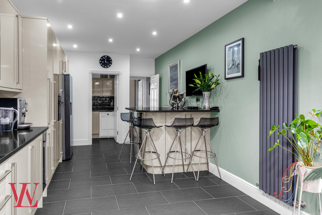 5 bed detached house for sale in Beldams Gate, Bishop's Stortford, Hertfordshire  - Property Image 10