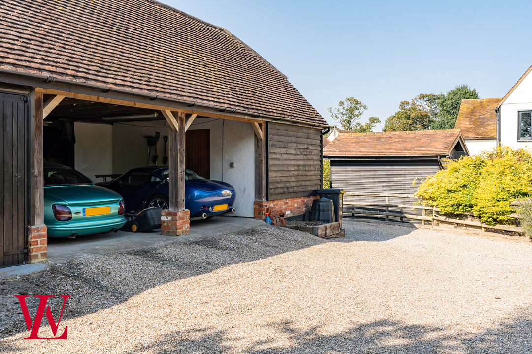 3 bed barn conversion for sale in Bridge Barn, Folly Farm, Stortford Road, Dunmow, Essex  - Property Image 36