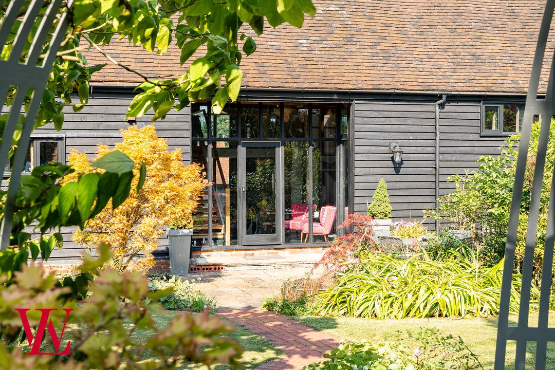 3 bed barn conversion for sale in Bridge Barn, Folly Farm, Stortford Road, Dunmow, Essex  - Property Image 35