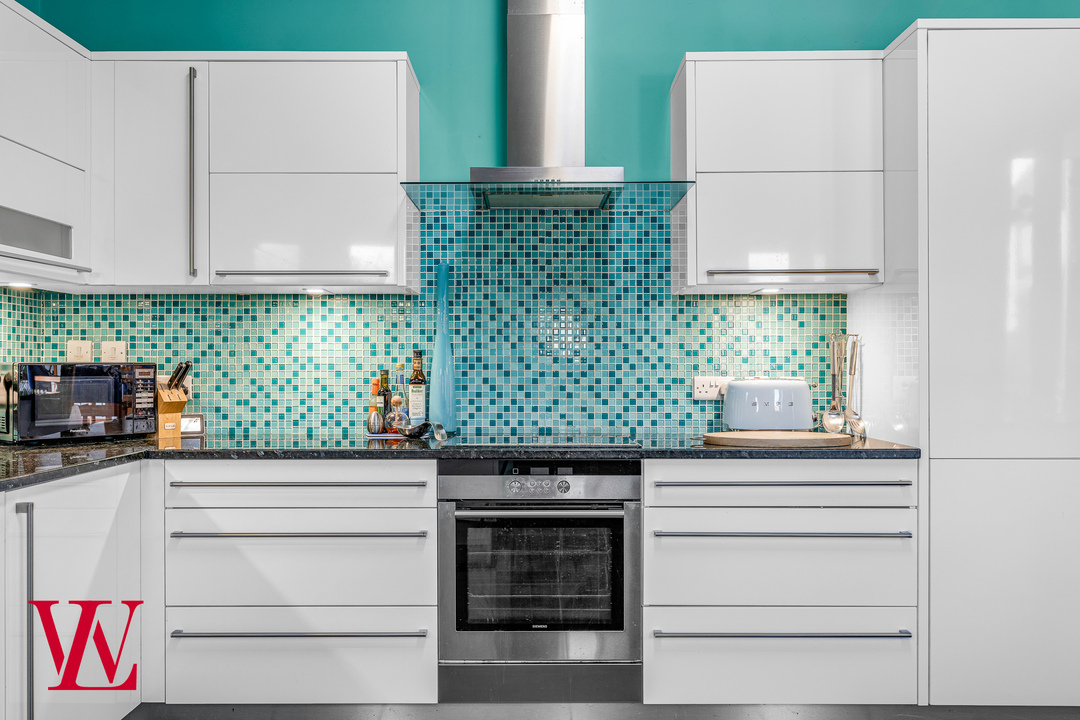 3 bed barn conversion for sale in Bridge Barn, Folly Farm, Stortford Road, Dunmow, Essex  - Property Image 15