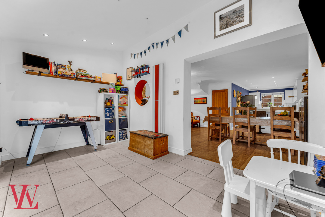 4 bed semi-detached house for sale in Dukes Ride, Bishop's Stortford, Hertfordshire 10