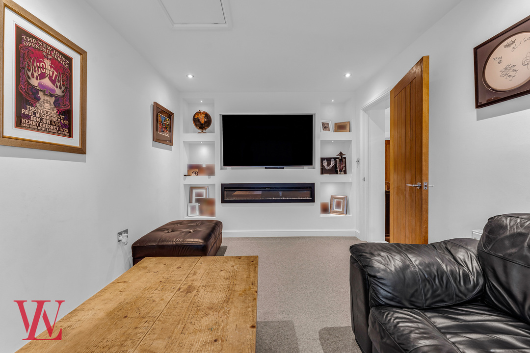 4 bed semi-detached house for sale in Dukes Ride, Bishop's Stortford, Hertfordshire 9