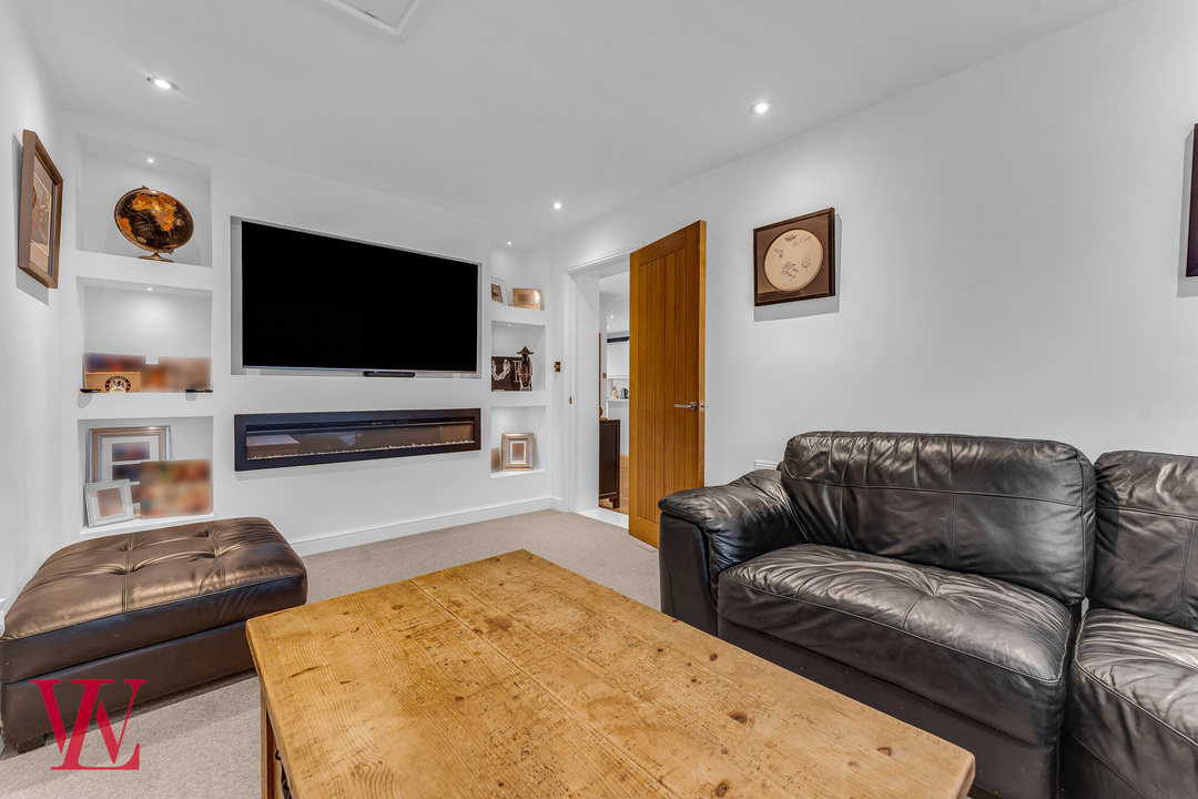 4 bed semi-detached house for sale in Dukes Ride, Bishop's Stortford, Hertfordshire 8