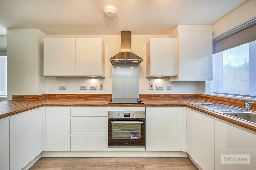 2 bed semi-detached house to rent in Handscomb Way, Bishops Stortford, Hertfordshire  - Property Image 3