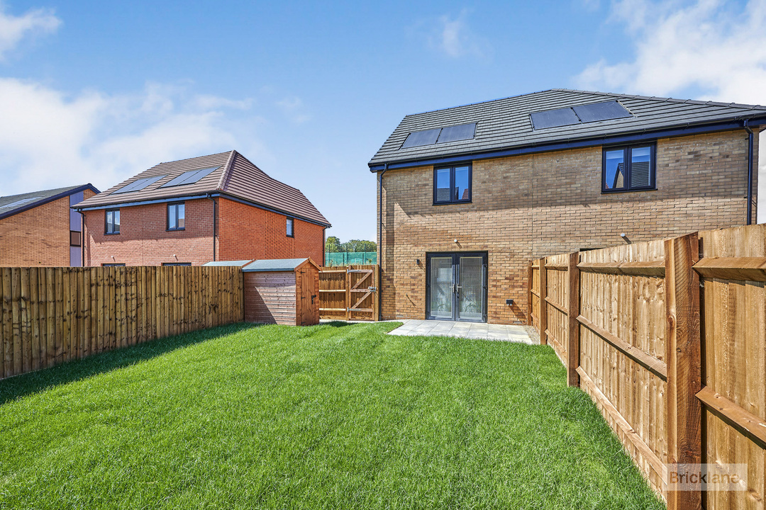 2 bed semi-detached house to rent in Handscomb Way, Bishops Stortford, Hertfordshire  - Property Image 20