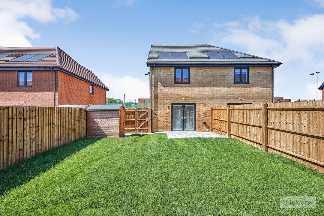 2 bed semi-detached house to rent in Handscomb Way, Bishops Stortford, Hertfordshire  - Property Image 18