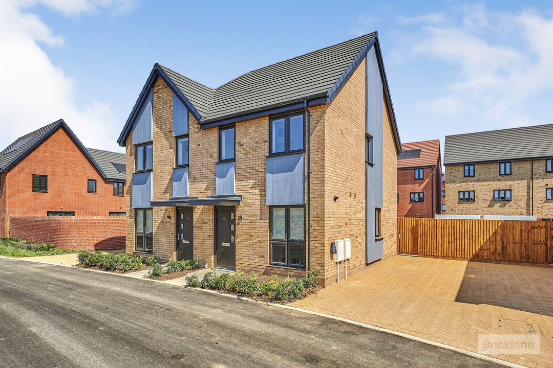 2 bed semi-detached house to rent in Handscomb Way, Bishops Stortford, Hertfordshire  - Property Image 25