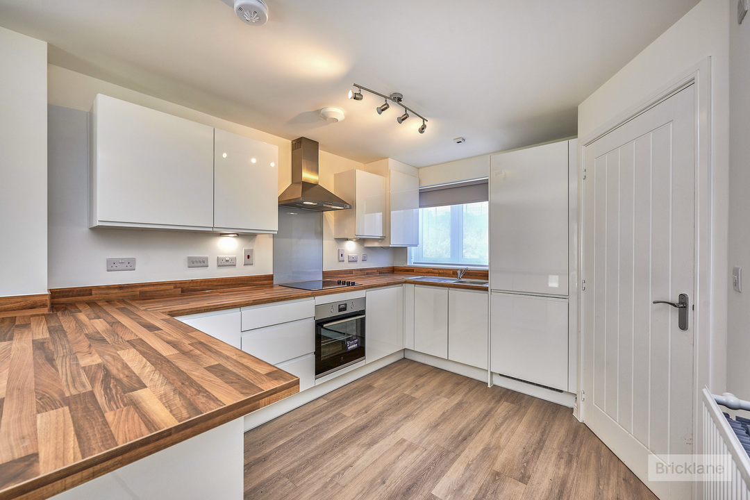 2 bed semi-detached house to rent in Handscomb Way, Bishops Stortford, Hertfordshire  - Property Image 4