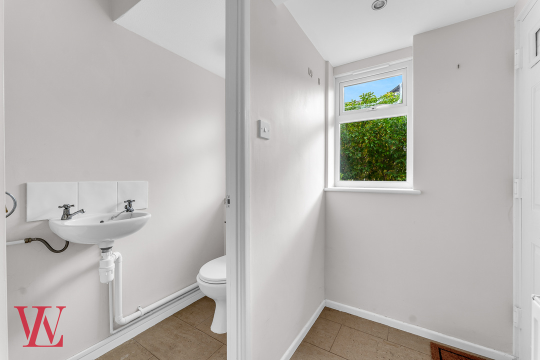 3 bed semi-detached house for sale in Nursery Road, Bishop's Stortford, Hertfordshire  - Property Image 9