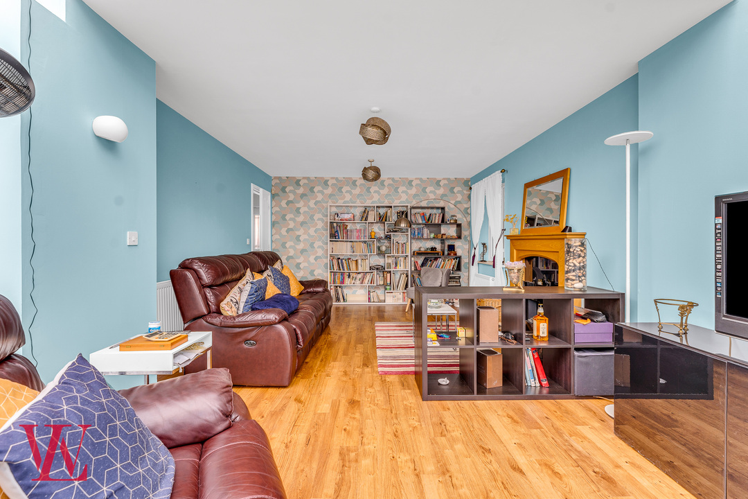 5 bed detached house for sale in Walson Way, Stansted, Essex 9