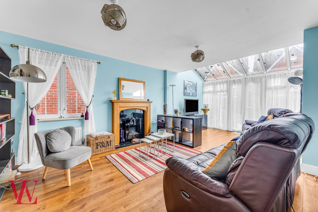 5 bed detached house for sale in Walson Way, Stansted, Essex 7