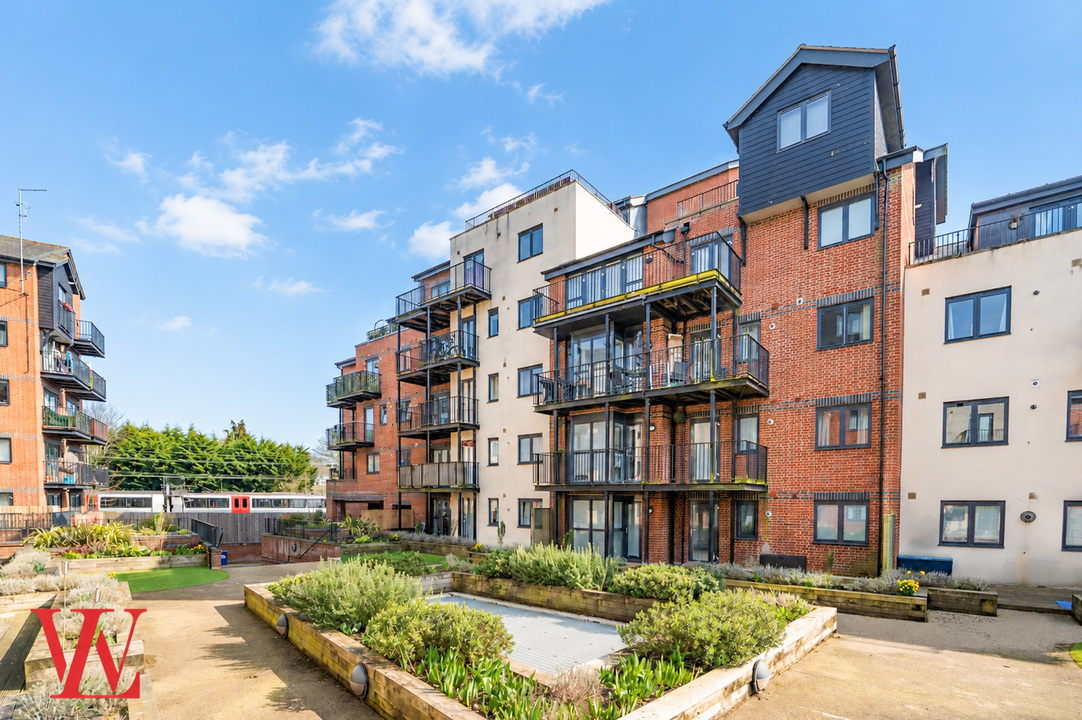 2 bed apartment for sale in Tanners Wharf, Bishop's Stortford, Hertfordshire  - Property Image 1