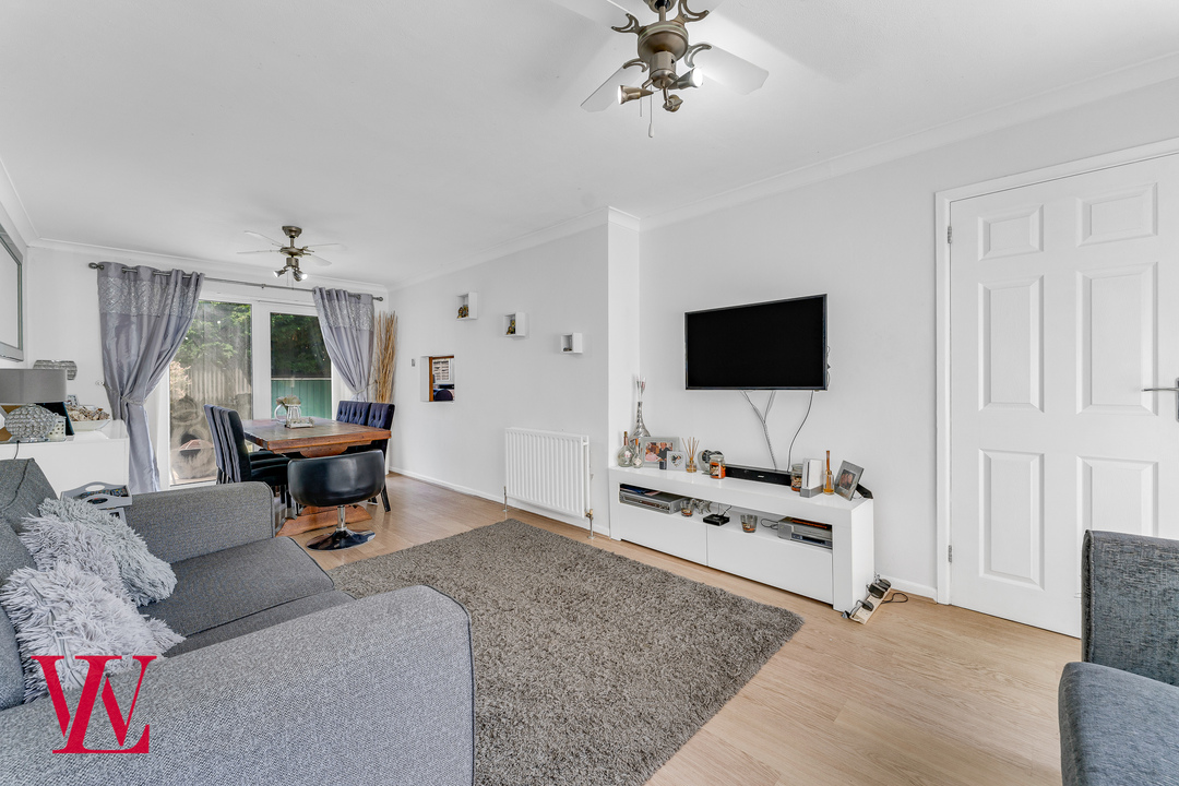 3 bed semi-detached house for sale in Elm Close, Elsenham, Bishop's Stortford, Hertfordshire 2