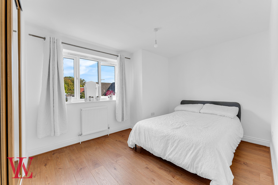 2 bed apartment for sale in Harris Green, Dunmow, Essex 9