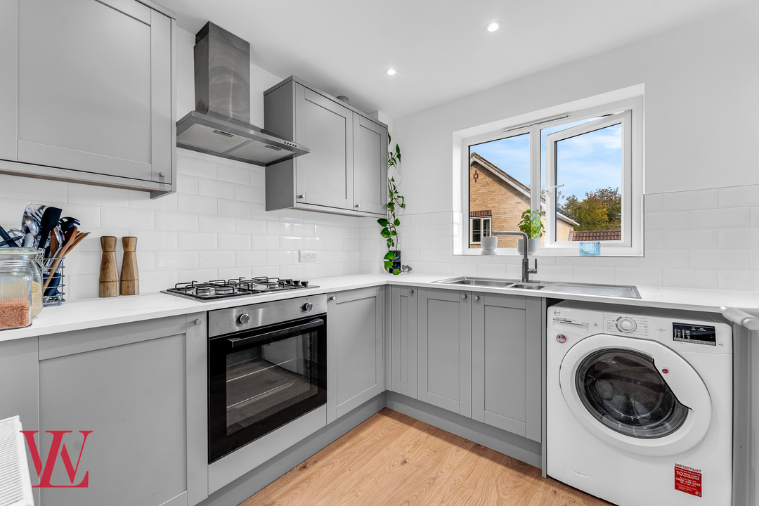 2 bed apartment for sale in Harris Green, Dunmow, Essex  - Property Image 1