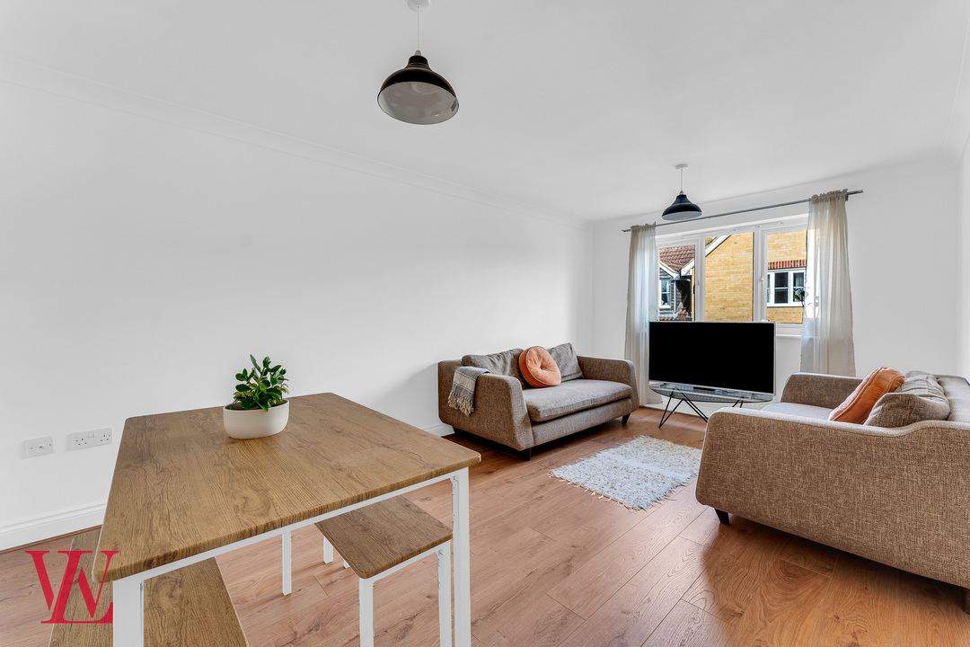 2 bed apartment for sale in Harris Green, Dunmow, Essex 3