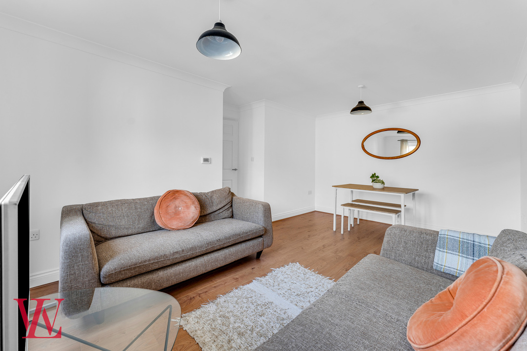 2 bed apartment for sale in Harris Green, Dunmow, Essex  - Property Image 6