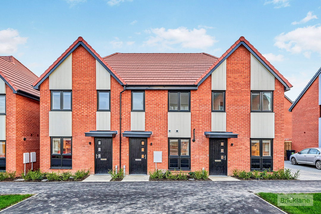 2 bed terraced house to rent in Boultwood Way, Bishop's Stortford, Hertfordshire - Property Image 1