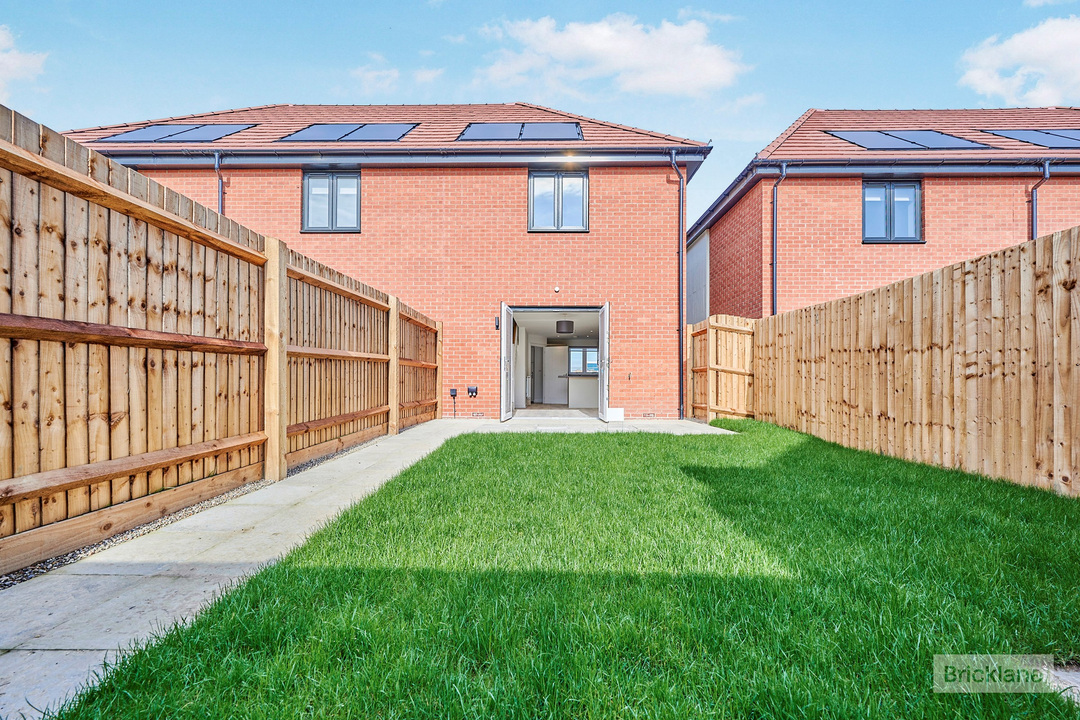 2 bed terraced house to rent in Boultwood Way, Bishop's Stortford, Hertfordshire  - Property Image 10