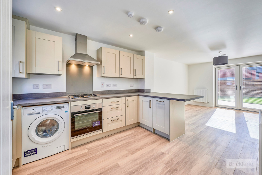 2 bed terraced house to rent in Boultwood Way, Bishop's Stortford, Hertfordshire  - Property Image 2