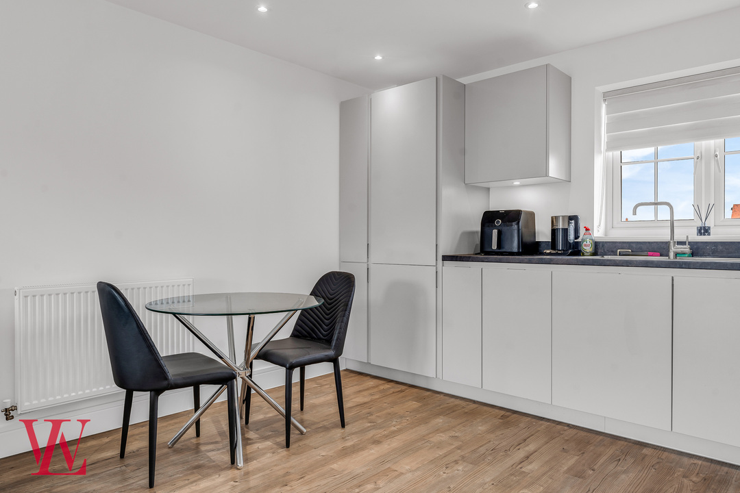 2 bed apartment for sale in Ridley House, Grant Road, Bishop's Stortford, Hertfordshire 6
