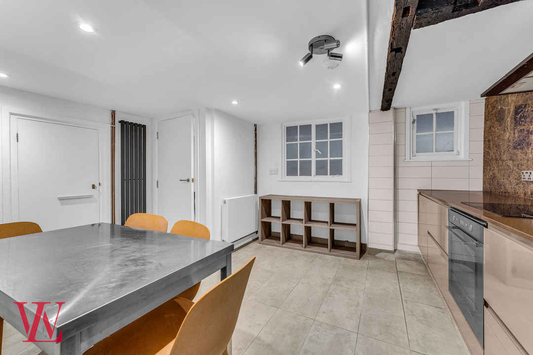 1 bed town house for sale in Basbow Lane, Bishop's Stortford, Hertfordshire  - Property Image 5