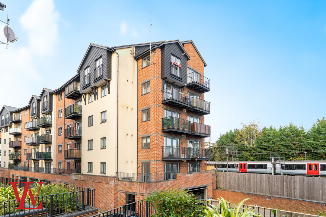 2 bed apartment for sale in Tanners Wharf, Bishop's Stortford, Hertfordshire - Property Image 1