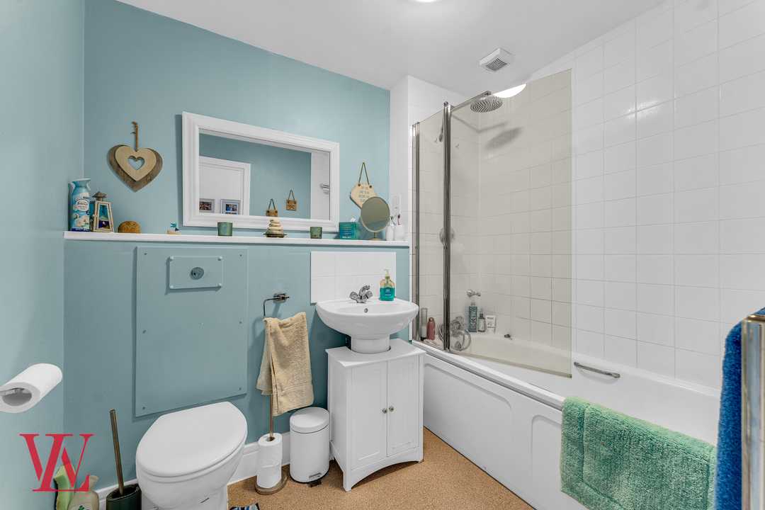 2 bed apartment for sale in Tanners Wharf, Bishop's Stortford, Hertfordshire 9