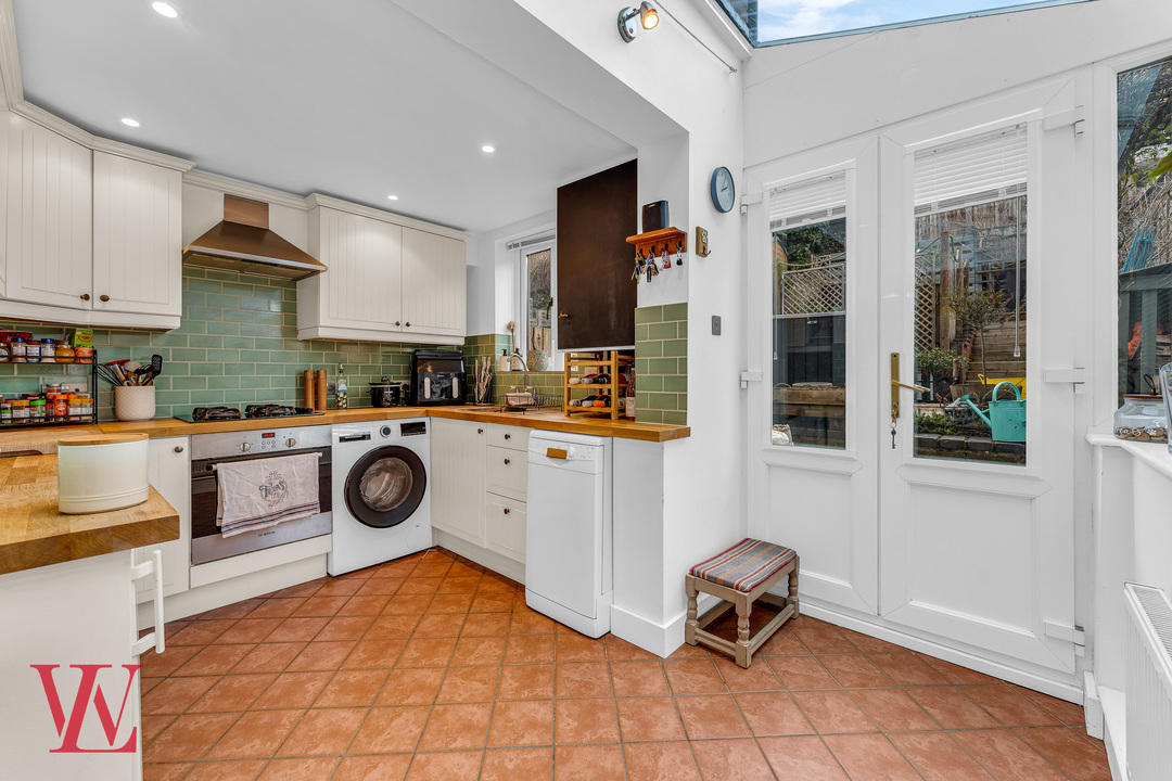 2 bed end of terrace house to rent in Sunnyside, Stansted, Essex  - Property Image 8