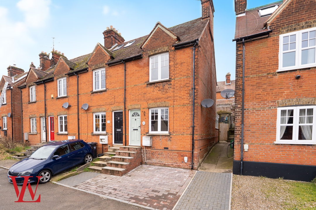 2 bed end of terrace house to rent in Sunnyside, Stansted, Essex - Property Image 1