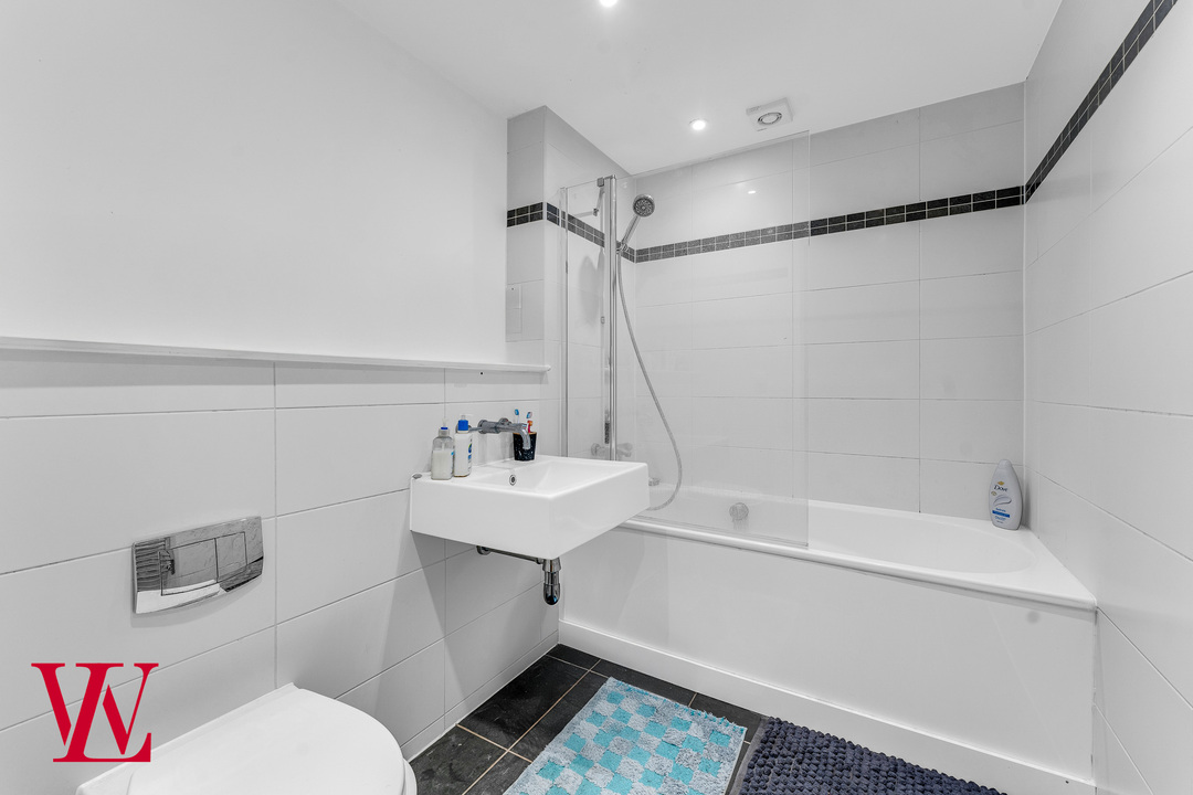 2 bed apartment for sale in Tanners Wharf, Bishop's Stortford, Hertfordshire 6