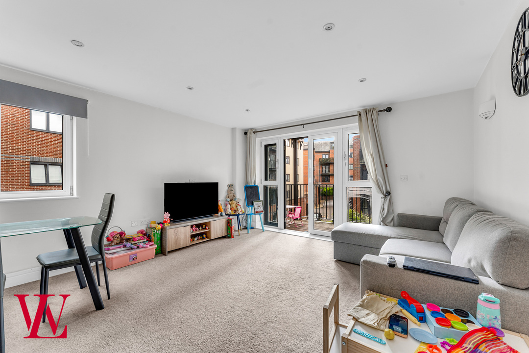 2 bed apartment for sale in Tanners Wharf, Bishop's Stortford, Hertfordshire 3