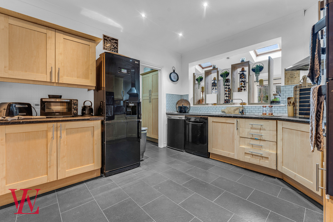 5 bed detached house for sale in Burley Hill, Harlow, Essex  - Property Image 8