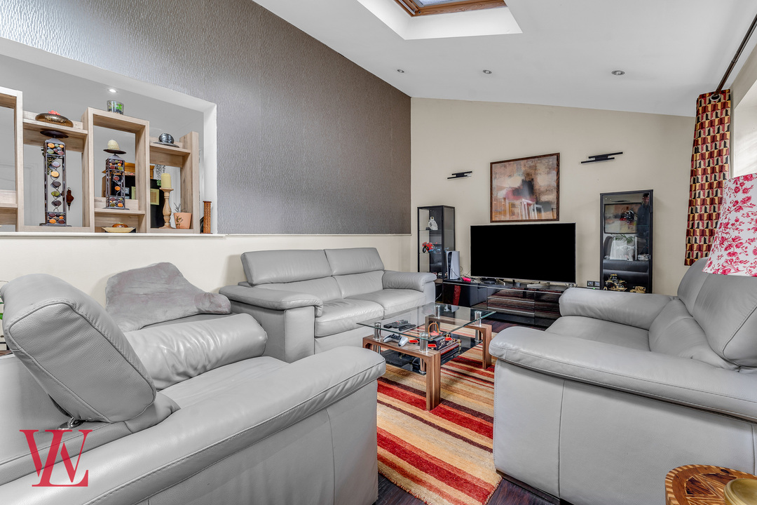 5 bed detached house for sale in Burley Hill, Harlow, Essex 3