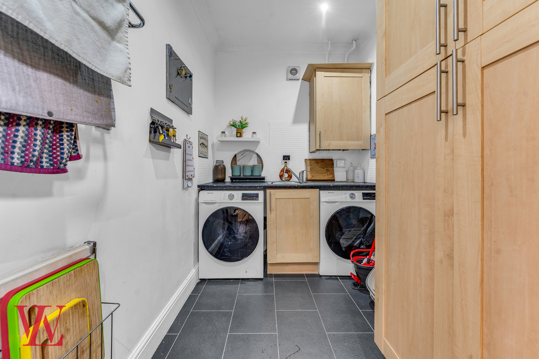 5 bed detached house for sale in Burley Hill, Harlow, Essex  - Property Image 9