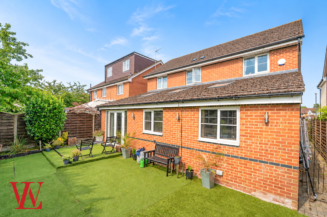 5 bed detached house for sale in Burley Hill, Harlow, Essex  - Property Image 31