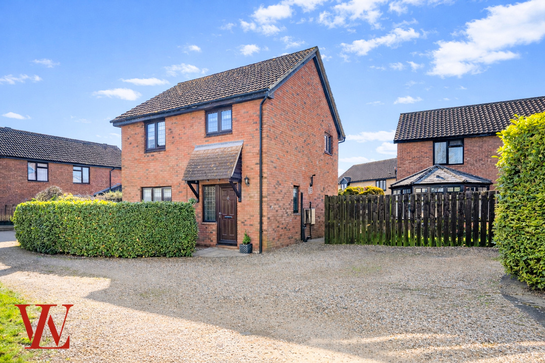 4 bed detached house for sale in Bylands Close, Bishop's Stortford, Hertfordshire  - Property Image 1