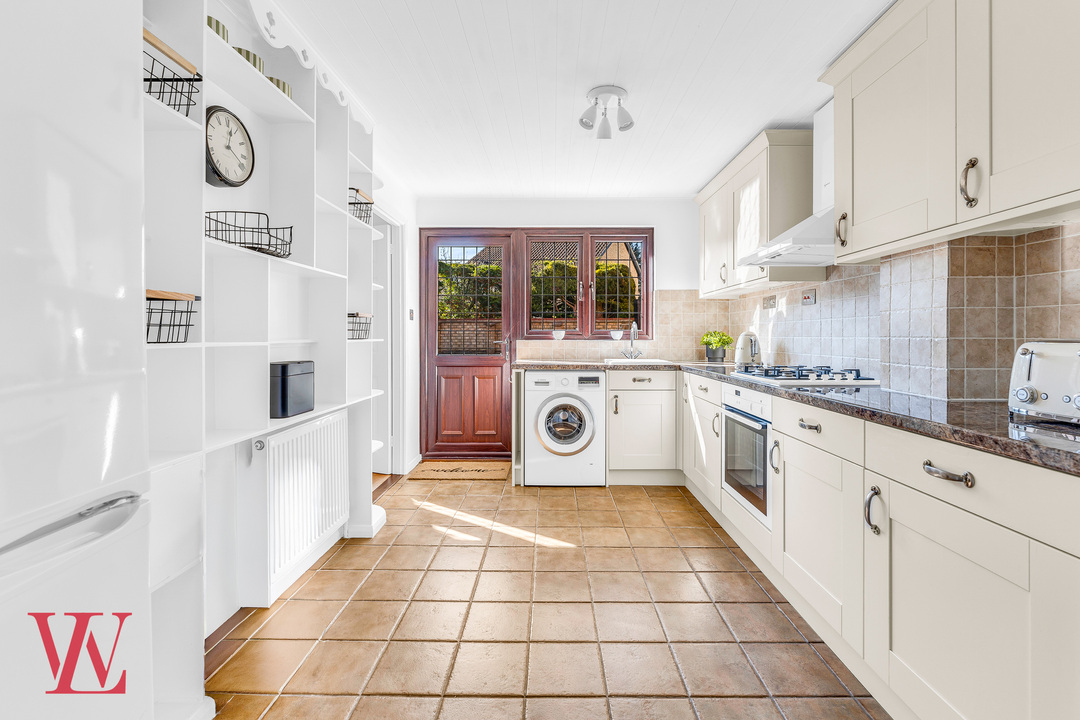 4 bed detached house for sale in Bylands Close, Bishop's Stortford, Hertfordshire  - Property Image 10