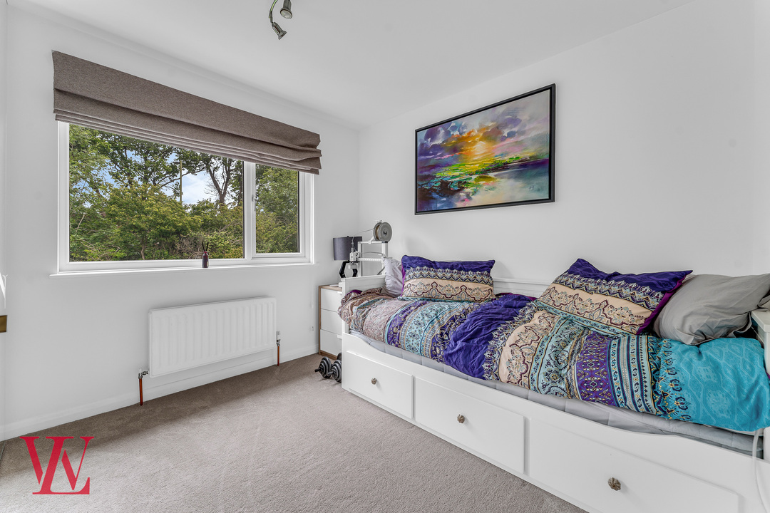3 bed semi-detached house for sale in Sunningdale, Bishop's Stortford, Hertfordshire  - Property Image 14