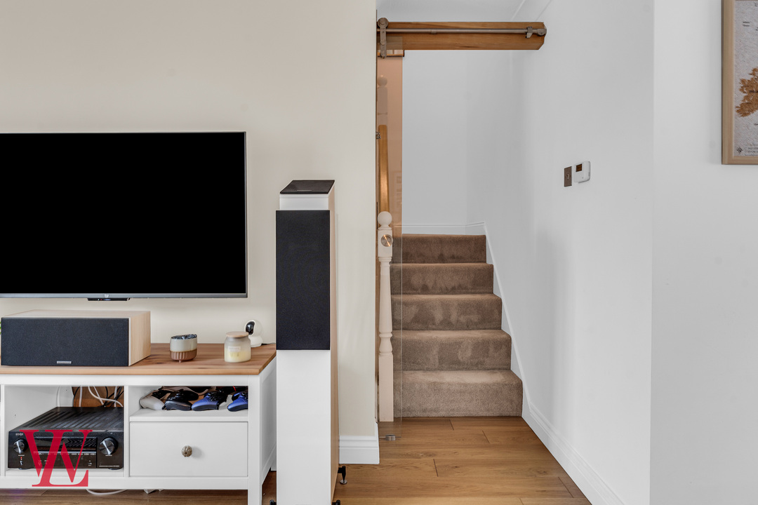 3 bed semi-detached house for sale in Sunningdale, Bishop's Stortford, Hertfordshire  - Property Image 7