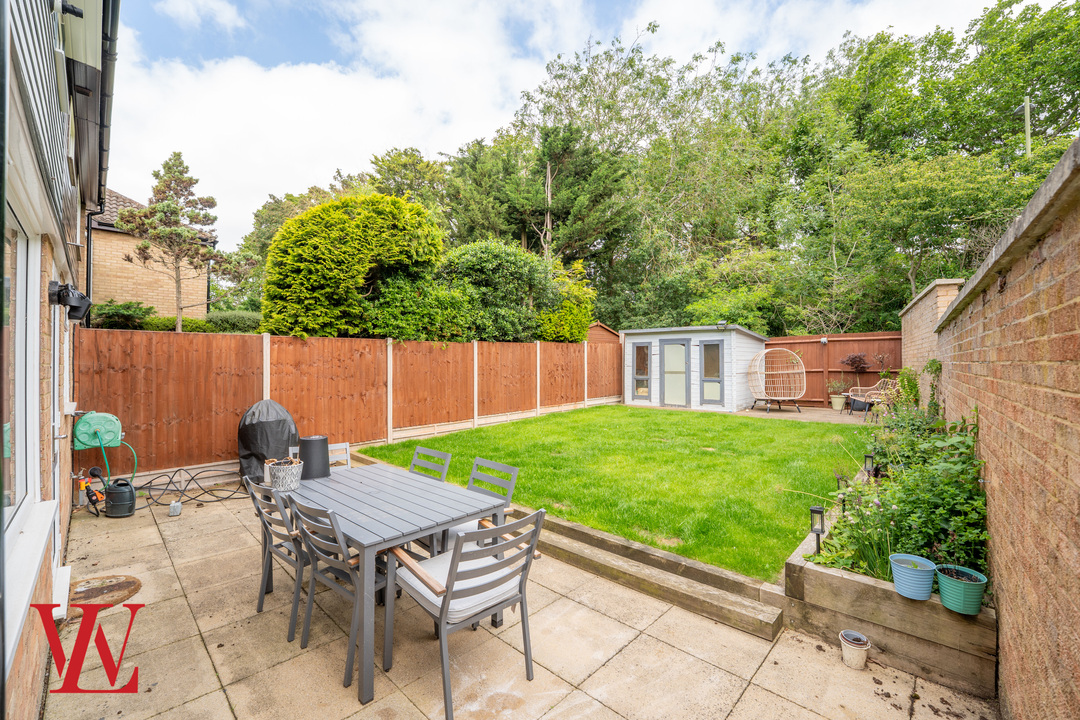 3 bed semi-detached house for sale in Sunningdale, Bishop's Stortford, Hertfordshire  - Property Image 17