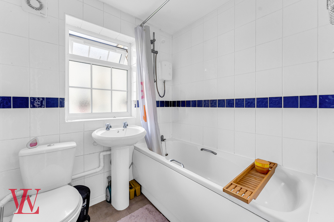 1 bed apartment for sale in Red Lion Court, Bishop's Stortford, Hertfordshire  - Property Image 6