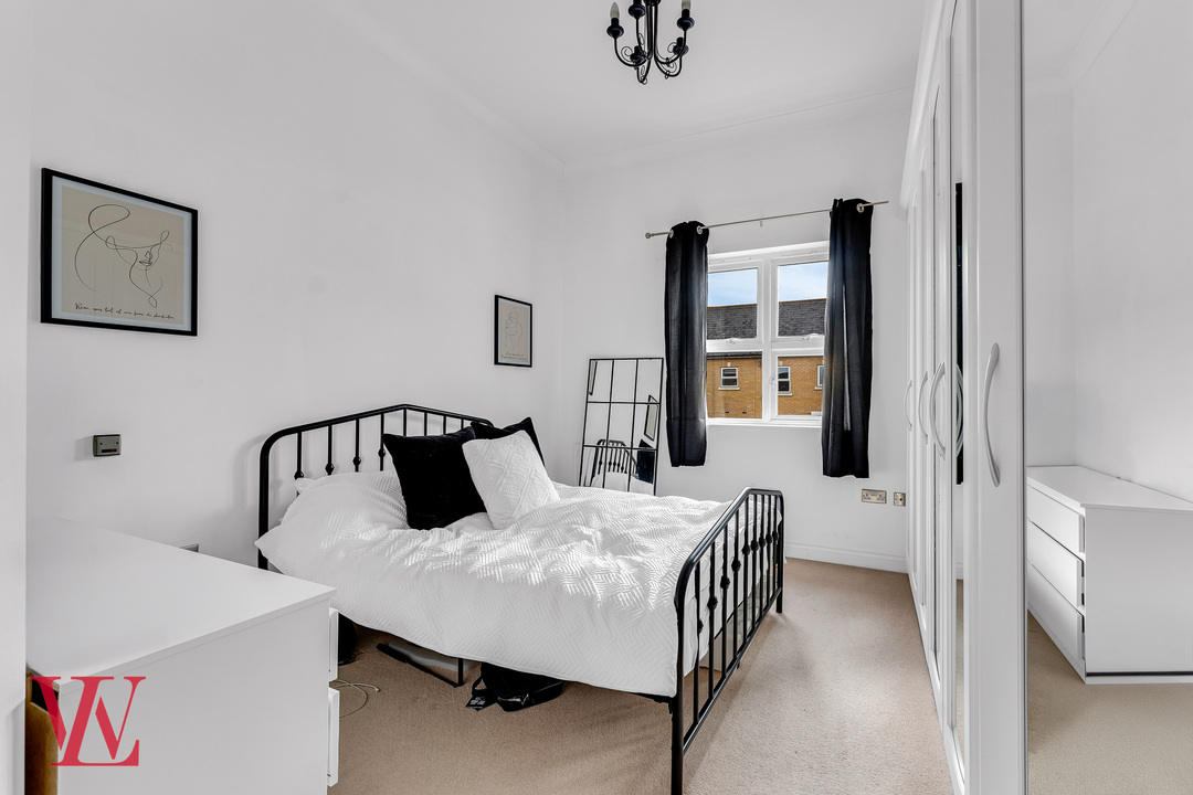 2 bed for sale in Cavell Drive, Bishop's Stortford, Hertfordshire  - Property Image 10