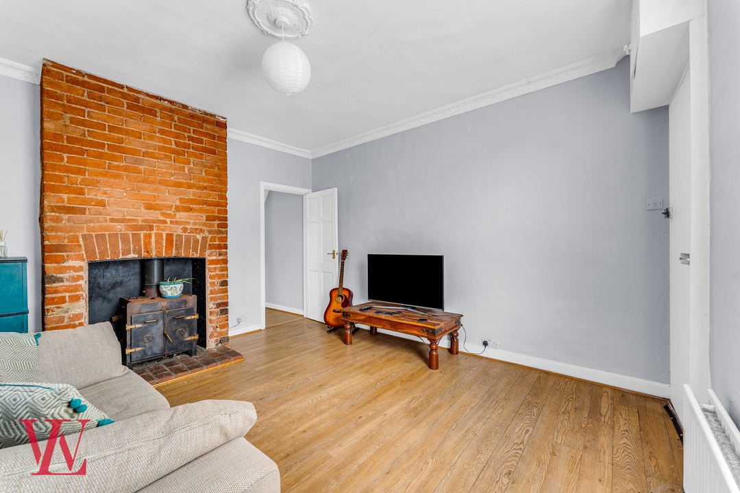 2 bed end of terrace house for sale in Cambridge Road, Sawbridgeworth, Hertfordshire 6