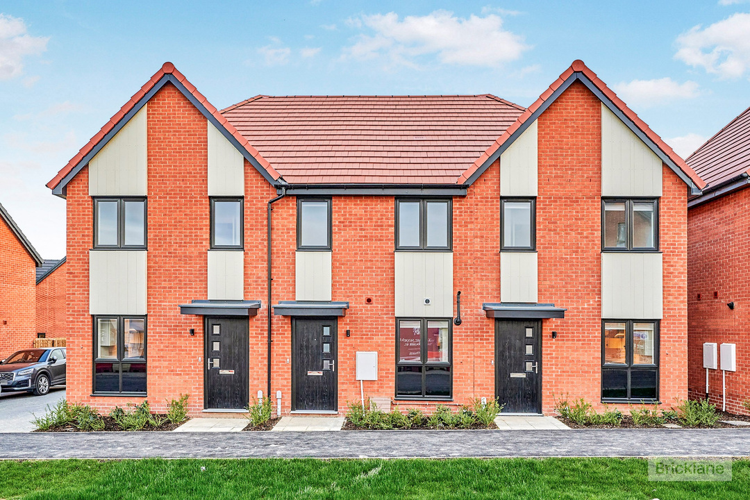 2 bed end of terrace house to rent in Boultwood Way, Bishop's Stortford, Hertfordshire  - Property Image 1