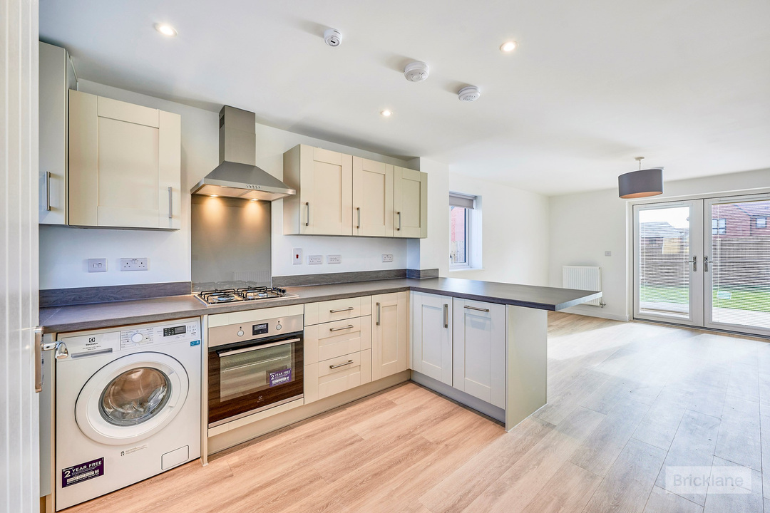 2 bed end of terrace house to rent in Boultwood Way, Bishop's Stortford, Hertfordshire  - Property Image 2
