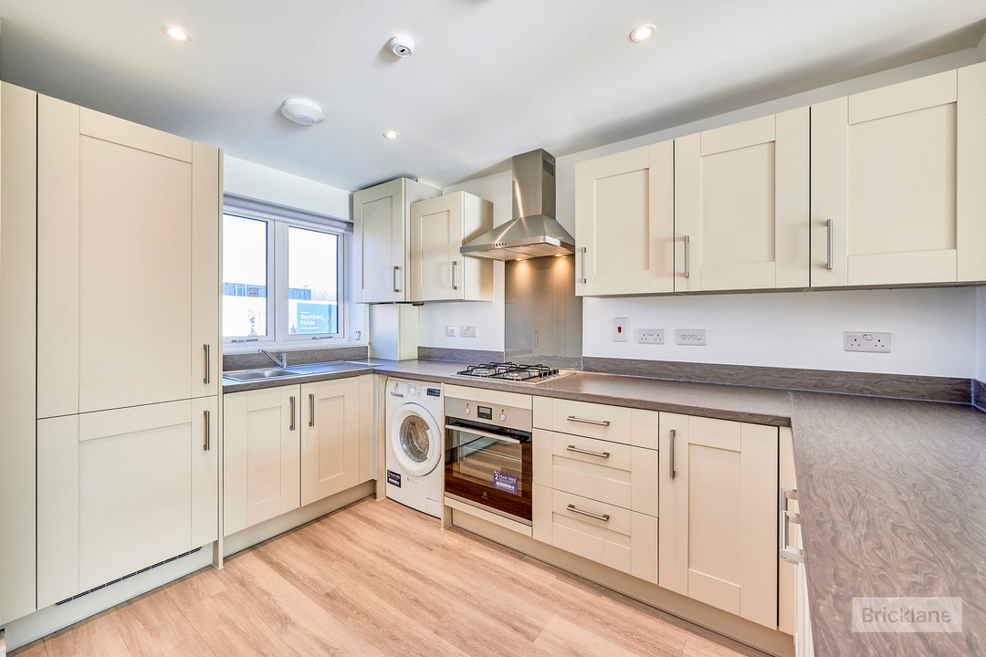 2 bed end of terrace house to rent in Boultwood Way, Bishop's Stortford, Hertfordshire  - Property Image 3