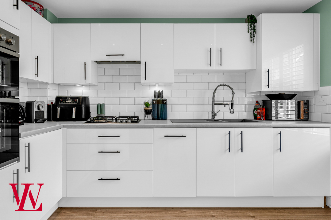 3 bed semi-detached house for sale in Thorpe Road, Bishop's Stortford  - Property Image 6