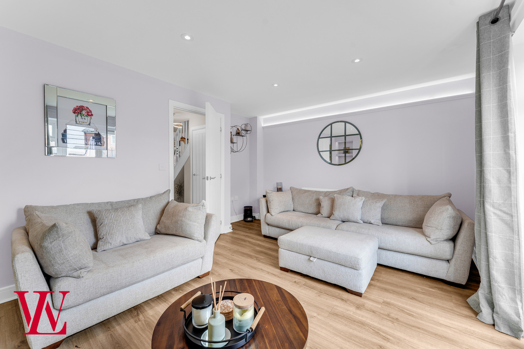 3 bed semi-detached house for sale in Thorpe Road, Bishop's Stortford  - Property Image 3