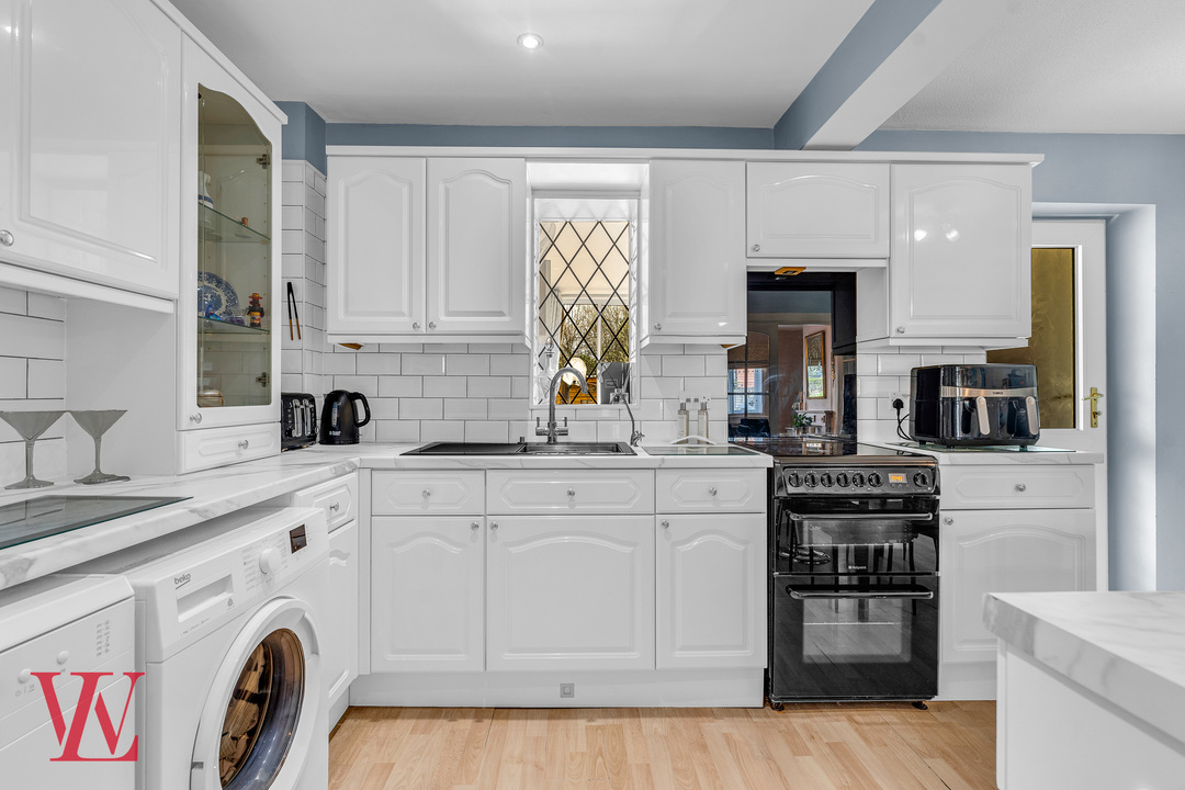 3 bed semi-detached house for sale in Hatch Green, Little Hallingbury, Bishop's Stortford, Essex  - Property Image 7